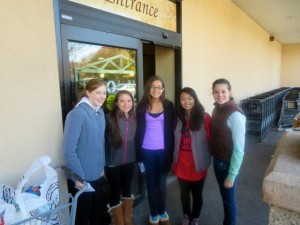 Ardsley High School's Silver Lining Club collected food donations for us at DeCicco's Market on Sunday, Nov. 10th.